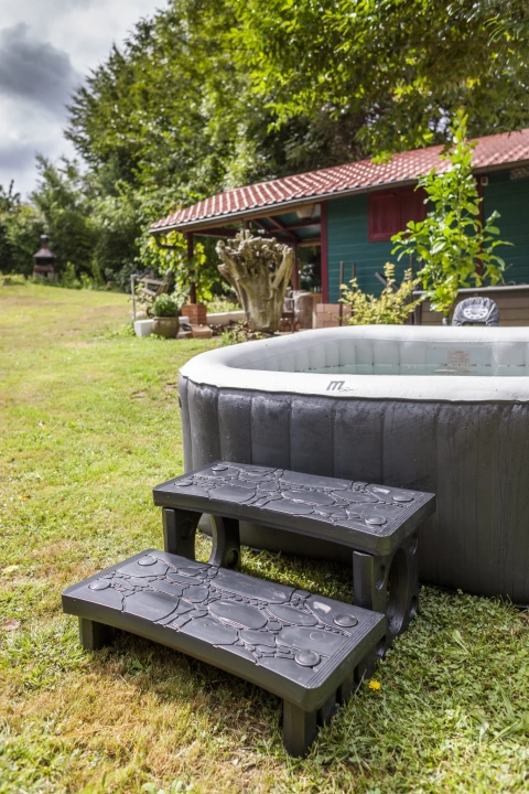 Schodki SPA lub do basenu czesciowo wkopanego SPAL2